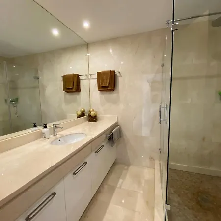 Modern 2 Bedroom Apartment In Beachfront Community