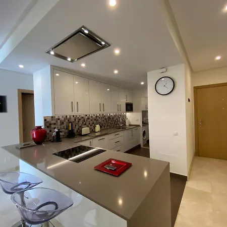 Modern 2 Bedroom Apartment In Beachfront Community Estepona