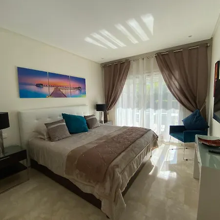 Modern 2 Bedroom Apartment In Beachfront Community Appartement Estepona